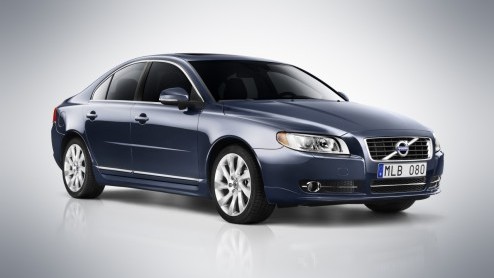 Volvo maakt nu zelf officieel bekend de V70, XC70 en S80 op te waarderen met nieuwe Volvo Sensus-infotainment en de laatste veiligheidstechnologien. De verfijnde aandrijflijnen zorgen bovendien voor 