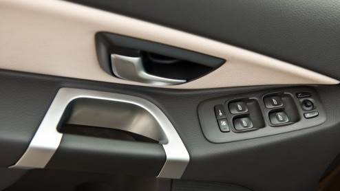 Volvo maakt de prijzen van de XC90 voor modeljaar 2012 bekend. De 3.2 liter zescilinder is 5000 euro in prijs gezakt, de diesels zijn marginaal duurder geworden.
