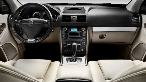 Volvo neemt de XC90 in opgefriste vorm mee naar de IAA. Met lichte wijzigingen - goed kijken! - moet de succesvolle Zweedse lobbes er weer even tegen kunnen.