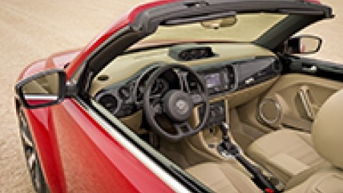 Nu de zomer op zijn einde loopt kijkt Volkswagen uit naar de nieuwe Beetle Cabriolet. De luchtige versie wordt eind november onthuld in Los Angeles en komt in maart volgend jaar bij ons op de markt. D