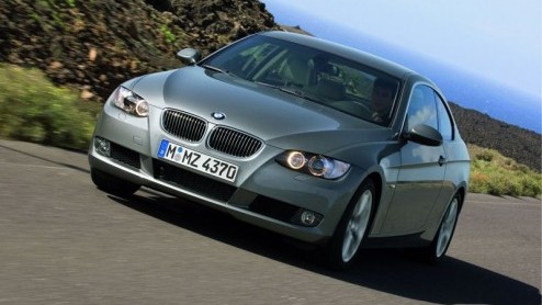 Vorige week waren de fotos al te zien op Autovandaag, maar BMW heeft zojuist officieel de nieuwe 3 serie Coup gepresenteerd via een 32 pagina tellend persbericht. Er is nu wat meer bekend over de ni