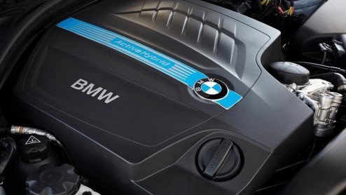 Ook BMW heeft zich op het pad der hybride autos begeven, maar echt van harte gaat dat niet. Aan de ActiveHybrid-vloot van 5, 7 en X6 is nu ook de 3-serie toegevoegd, maar al wordt die hier wel verk
