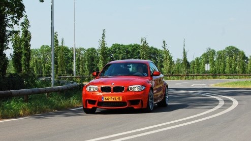 Men zegt wel eens; geen afscheid zonder vuurwerk. En dus komt BMW in de nadagen van de huidige 1 Serie met een spetterend topmodel, de 1 Serie M Coup. Voor 80 mille rijd je knallend de showroom uit m
