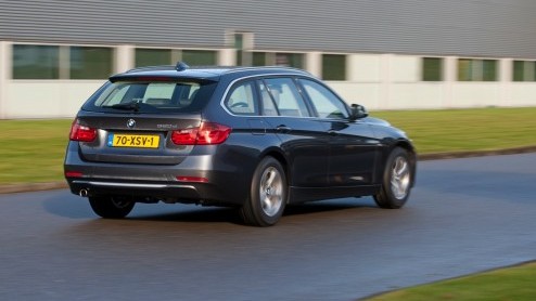 De eerder aangekondigde BMW 320d Efficient Dynamics Edition Touring heeft een prijskaartje gekregen. De zuinige stationwagon met 20% bijtelling in 2013 komt voor de deur rijden vanaf 41.900 euro.