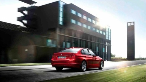 De nieuwe BMW 3 Serie is bijna onthuld. Als voorafje geeft BMW alvast de eerste details en specificaties vrij. Kern van het woord: sportiever, zuiniger en louter turbomotoren. In februari staat het ni