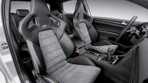 Golf R 400 met 400 pk is door Volkswagen gepresenteerd op de Auto Show in Peking.