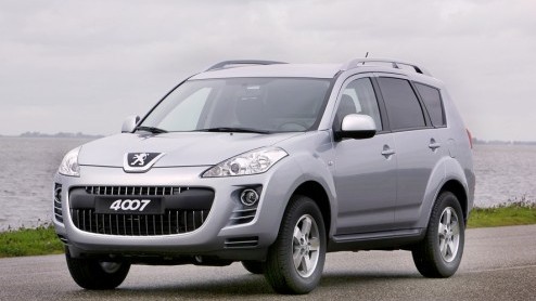 Na de komst van de Peugeot 4007 in personenwagen uitvoering is het nu de tijd voor de bedrijfsauto variant Commercial. Stoer Frans rijden met oog voor de zaak en off-road terrein.