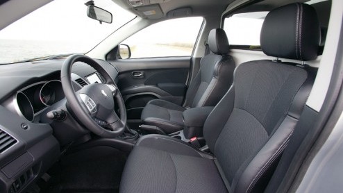 Na de komst van de Peugeot 4007 in personenwagen uitvoering is het nu de tijd voor de bedrijfsauto variant Commercial. Stoer Frans rijden met oog voor de zaak en off-road terrein.