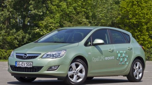 Rijden op LPG: minder vermogen, minder bagageruimte en duurder onderhoud. Het zijn volgens Kees Goudberg van Stichting Autogas Nederland hardnekkige misvattingen. Na een dip in 2009 en 2010 is rijden