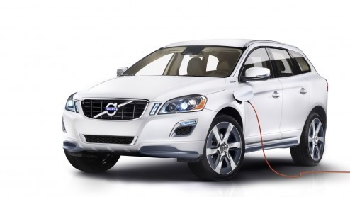 Volvo verwelkomt in Detroit een nieuwe hybride in de familie. Het is de XC60 Plug-in Hybrid Concept met splinternieuwe elektro- en benzinemotor. De 350 pk sterke aandrijflijn met de aanduiding T8 gaan