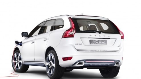 Volvo verwelkomt in Detroit een nieuwe hybride in de familie. Het is de XC60 Plug-in Hybrid Concept met splinternieuwe elektro- en benzinemotor. De 350 pk sterke aandrijflijn met de aanduiding T8 gaan