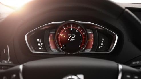 Volvo heeft alle prijzen van de nieuwe V40 bekendgemaakt. De dealer doet zaken vanaf 25.995 euro voor zowel de diesel- als benzine instapper. Voor de eerste beslissers is er een Intro Line met tal van