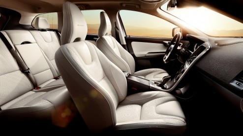 Volvo introduceert het Inscription-pakket op de XC60, waarmee een exclusieve touch voor met name het interieur aan te brengen is.