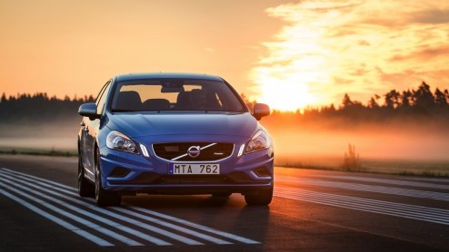 Volvo heeft de prijzen van de S60 en V60 lichtjes bijgesteld. Veel uitvoeringen zijn net even iets goedkoper geworden. Juist opvallend is dat voortaan voor een automatische transmissie flink meer moet