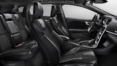 Volvo introduceert in Parijs twee nieuwe varianten van de V40: de V40 R-Design en V40 Cross Country. Die eerste is een sportief uitgedoste variant en wordt alvast nu aangekondigd en digitaal voorgeste