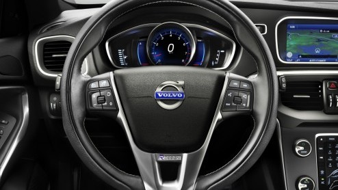 Volvo introduceert in Parijs twee nieuwe varianten van de V40: de V40 R-Design en V40 Cross Country. Die eerste is een sportief uitgedoste variant en wordt alvast nu aangekondigd en digitaal voorgeste
