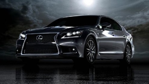 Zoals aangekondigd door Lexus zelf wordt volgende week de vernieuwde LS-serie onthuld. Op een Chinese website zijn echter al de eerste beelden opgedoken, zodat we alvast de F-Sport uitvoering kunnen b