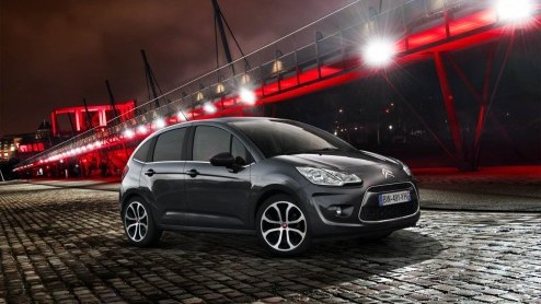Citron introduceert twee nieuwe belastingvrije dieselversies van de C3 en DS3. Beide komen met een 70 pk sterke e-HDi diesel voor de dag die is gekoppeld aan een gerobotiseerde vijfversnellingsbak en