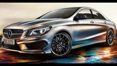 Nu de nieuwe A-Klasse van Mercedes-Benz bij de dealer staat is het tijd om uit te kijken naar nieuwe varianten. De vierdeurs CLA is al helemaal ongecamoufleerd gespot. Update: en vlak voor kerst hebbe
