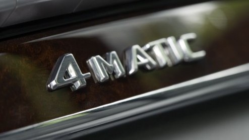 Mercedes voegt vier nieuwe modellen toen aan het programma van de S-Klasse. Het gaat om twee uitvoeringen van de 320 CDI en twee uitvoeringen van de 420 CDI. Er komen dus twee nieuwe dieselmotoren bij