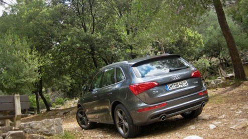 Hybridetechniek. Audi is er al even druk mee maar voegt nu echt het woord bij de daad met de introductie van de Q5 Hybrid quattro. De Duitsers benutten de techniek voor zowel winst in prestaties als v