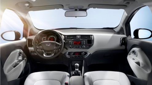 De nieuwe Kia Rio komt eind augustus op de markt. Reden voor de importeur om nu alvast de prijzen bekend te maken. De Rio is er vanaf 11.695 euro, de vijfdeurs kost 900 euro meer. Zowel een benzine- a