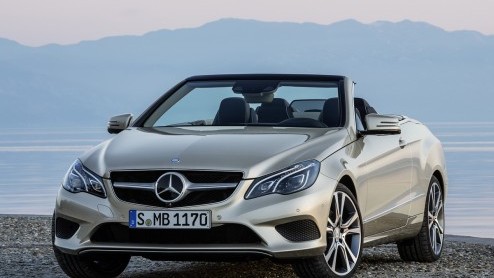 Het was te verwachten natuurlijk. Na de opfrisbeurt van de E-klasse Limousine en Estate volgen nu ook de vernieuwde E-klasse Coup en Cabriolet. De sportievelingen profiteren uiteraard ook van de opti