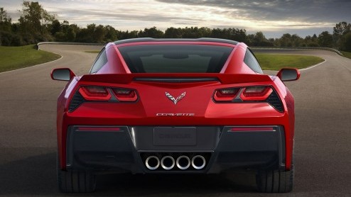 Chevrolet heeft het doek getrokken van de zevende generatie Corvette. Deze C7 is in standaardtrim de meest krachtige Corvette ooit en draagt tevens de iconische typeaanduiding Stingray.
