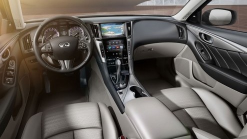 Afgelopen weekend toonden we reeds de eerste foto van de Infiniti Q50. Zojuist is de opvolger van de G37 officieel onthuld op de beursvloer in Detroit. Deze zomer staat de sportieve sedan nog bij de d