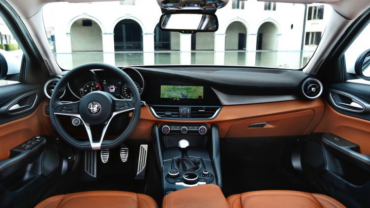 We geven 5 redenen waarom de Alfa Romeo Giulia een voltreffer is in het premium segment van de sportsedans.