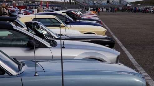Ford Mustang 50 jaar gevierd op Circuit Park Zandvoort. Tevens debuut nieuwe generatie Mustang.