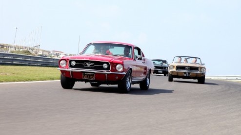 Ford Mustang 50 jaar gevierd op Circuit Park Zandvoort. Tevens debuut nieuwe generatie Mustang.