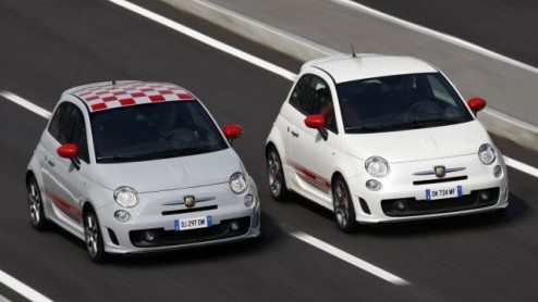 Volgende week rijden de eerste exemplaren van de Grande Punto en 500 Abarth een aantal geselecteerde dealers binnen. Beide pittige Italiaantjes zijn verkrijgbaar vanaf 21.990 euro.