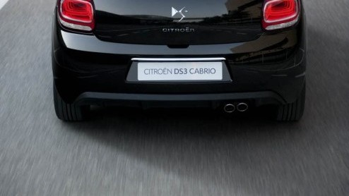 Terwijl de Autosalon van Parijs nog een klein maandje op zich laat wachten, heeft Citron de DS3 Cabrio onthuld. De nieuwe DS3-variant werd eerder al in het wild gesignaleerd en krijgt een stoffen dak