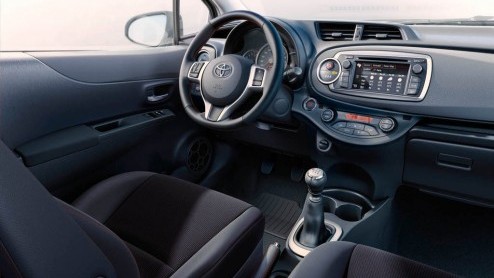 Toyota heeft de eerste fotos van de nieuwe Yaris de wereld rond gestuurd. De nieuweling komt vanaf het vierde kwartaal naar ons land, maar kan al medio juli worden besteld. Van de nieuwe Yaris komt o