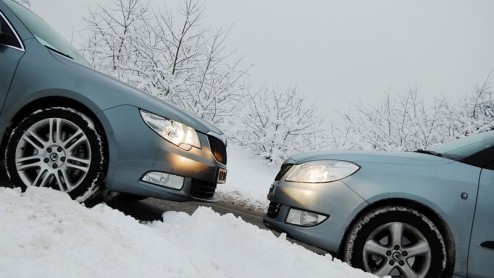 Je kunt op twee manieren op wintersport gaan. Zo goedkoop mogelijk, naar een tweesterrenstek met een spaardieseltje zoals de zuinige Fabia Greenline Combi. Of je pakt volledig uit, reserveert een supe