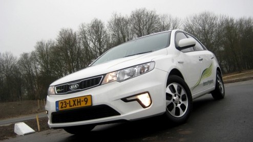 Het is waarschijnlijk de meest exclusieve Kia in Nederland, maar dat is niet waar het om draait. De Kia Forte Hybrid LPi is de eerste in serie geproduceerde autogashybride! Ook al komt de zeer CO2-vri