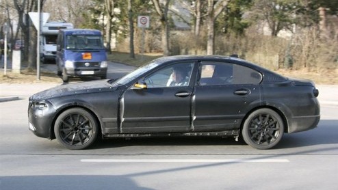 Hoewel we begin deze maand al de nieuwe BMW 5-serie hadden belicht, besteden we vandaag opnieuw aandacht aan deze populaire Duitser. Nu hebben we namelijk ook de Touring in beeld, gespot naast de huid