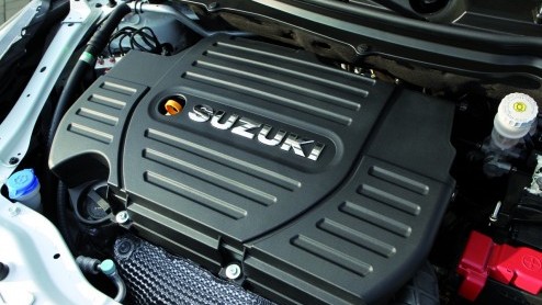 De nieuwe Suzuki Swift is inmiddels geen onbekende meer op de Nederlandse wegen. En ding had hij voor de sportievelingen nog wel nodig; een beetje pit. De Japanners houden de traditie in ere en hebbe