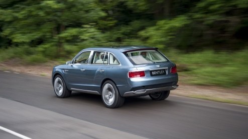 Zo dan, beter heel laat dan nooit, een Bentley SUV. Dit moet 'm ongeveer worden, de EXP 9 F, die zijn debuut maakt op de Salon in Zwitserland. Kern van de zaak: V8 of V12 en modern-klassieke looks. Up