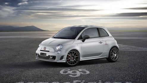 Abarth laat binnenkort op de IAA Frankfurt goed van zich horen met de wereldpremire van drie speciale Abarth-versies; de Abarth 500 Cabrio Italia, Abarth Punto Super Sport en Abarth 695 Competizione.