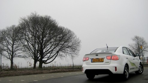 Het is waarschijnlijk de meest exclusieve Kia in Nederland, maar dat is niet waar het om draait. De Kia Forte Hybrid LPi is de eerste in serie geproduceerde autogashybride! Ook al komt de zeer CO2-vri