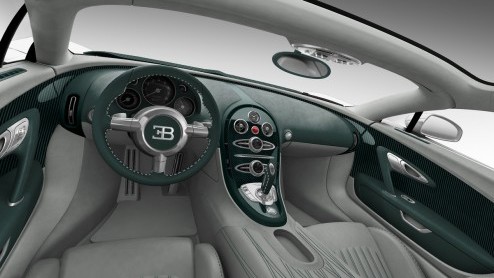 De Dubai Auto Show - ja, die bestaat ook - wordt op niveau opgevrolijkt met drie speciale Bugatti Grand Sport Veyron's. Net als in 2009 steelt het trio de show door in een bijzondere kleurstelling en 