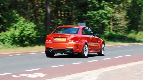 Men zegt wel eens; geen afscheid zonder vuurwerk. En dus komt BMW in de nadagen van de huidige 1 Serie met een spetterend topmodel, de 1 Serie M Coup. Voor 80 mille rijd je knallend de showroom uit m