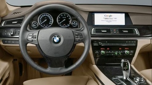 Met nog enkele dagen voor de introductie te gaan, kunnen we nu al een definitieve blik werpen op de nieuwe BMW 7-serie. Het nieuwe vlaggenschip straalt zijn taak met sportiviteit en elegantie uit.