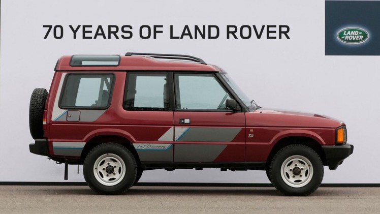 Land Rover bestaat 70 jaar en dat wordt gevierd met een uitgebreide video.