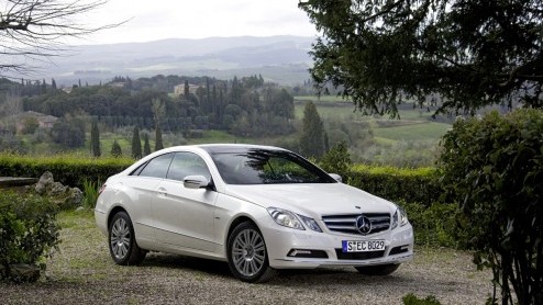 Dit jaar rolt Mercedes-Benz de intrede van start/stop-techniek en zeventrapsautomaat verder uit over het modelgamma. Na de C-Klasse zijn ook de GLK, meer uitvoeringen van de E-Coup/Cabrio en S350 CDI