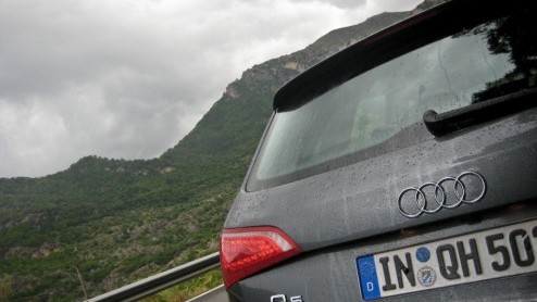 Hybridetechniek. Audi is er al even druk mee maar voegt nu echt het woord bij de daad met de introductie van de Q5 Hybrid quattro. De Duitsers benutten de techniek voor zowel winst in prestaties als v