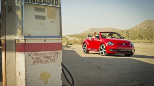 Nu de zomer op zijn einde loopt kijkt Volkswagen uit naar de nieuwe Beetle Cabriolet. De luchtige versie wordt eind november onthuld in Los Angeles en komt in maart volgend jaar bij ons op de markt. D