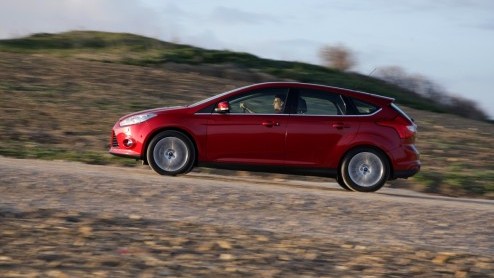 Fords nieuwe Focus is een feit. Strategie? En auto voor de hele wereldmarkt, veel slimme en veilige features, zuinige Ecoboost motoren en niet te missen Kinetic looks. Is de nieuwe Focus nog wel zoa
